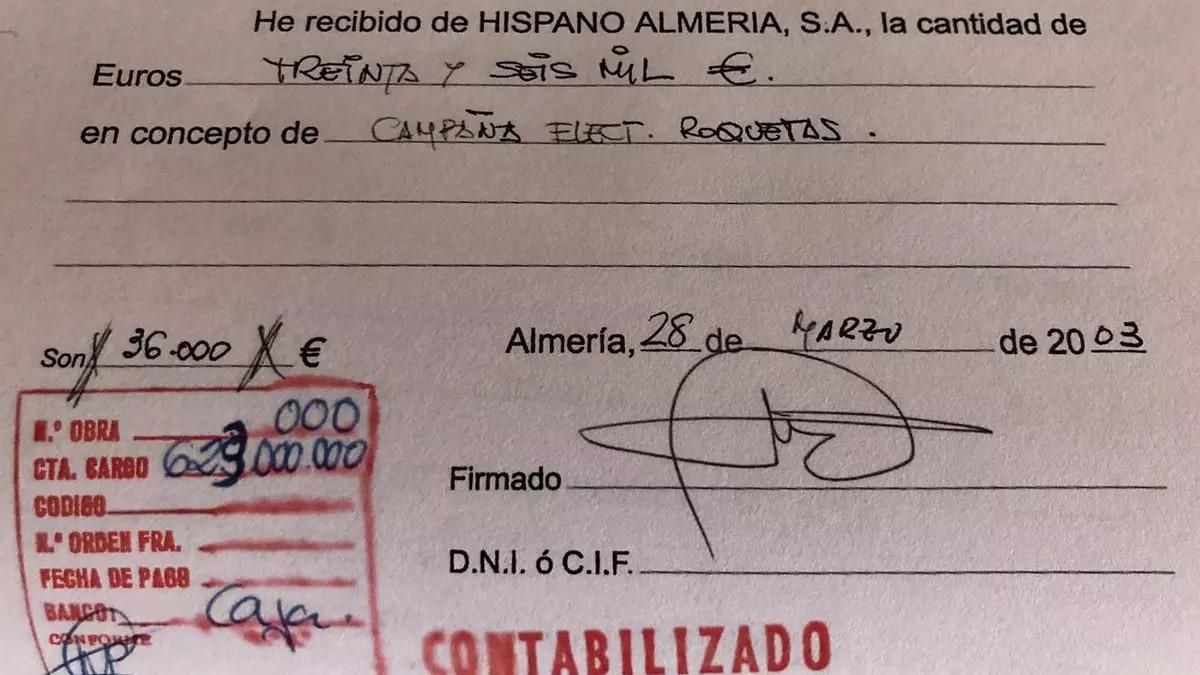 Uno de los recibís de la constructora aportados en la investigación, con un pago de 36.000 en concepto de "campaña electoral Roquetas".