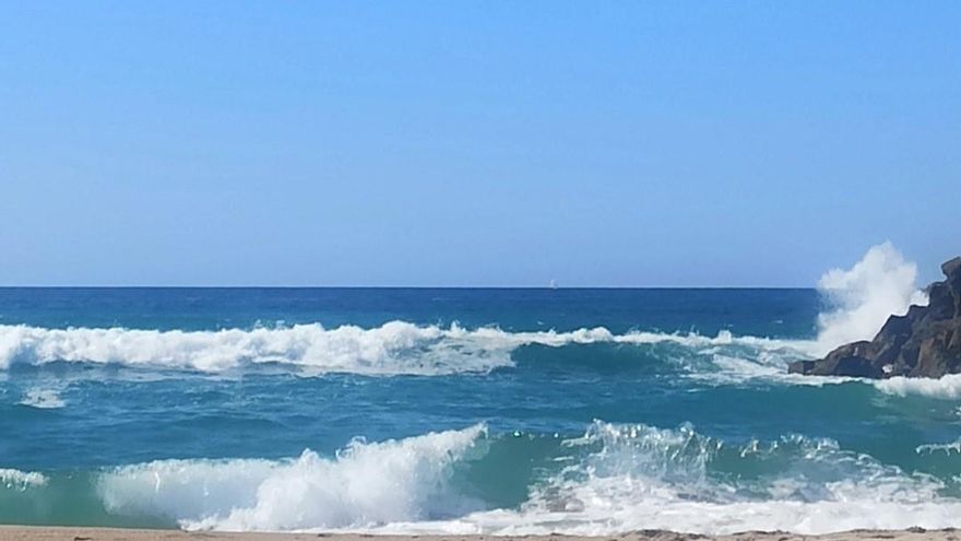 Denuncian que los residuos de la incineradora podrían acabar en la playa de la Zurriola de Donostia