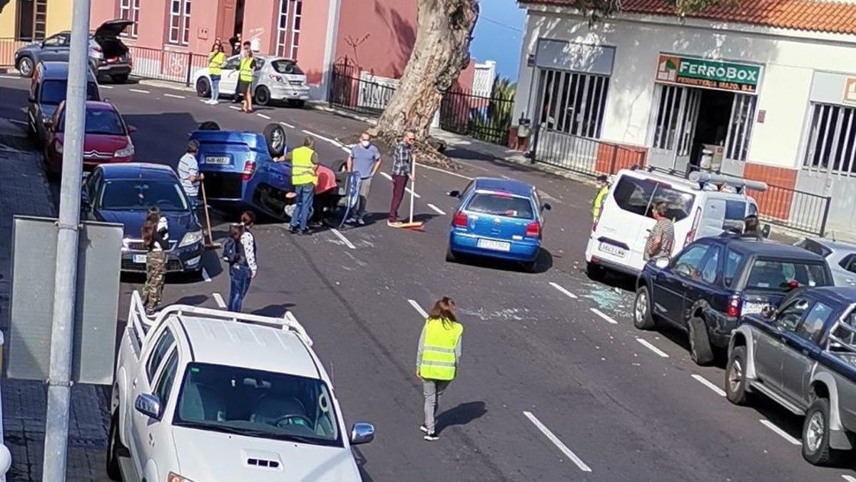 En la imagen, el vehículo accidentado. Foto: JOSÉ CONCEPCIÓN