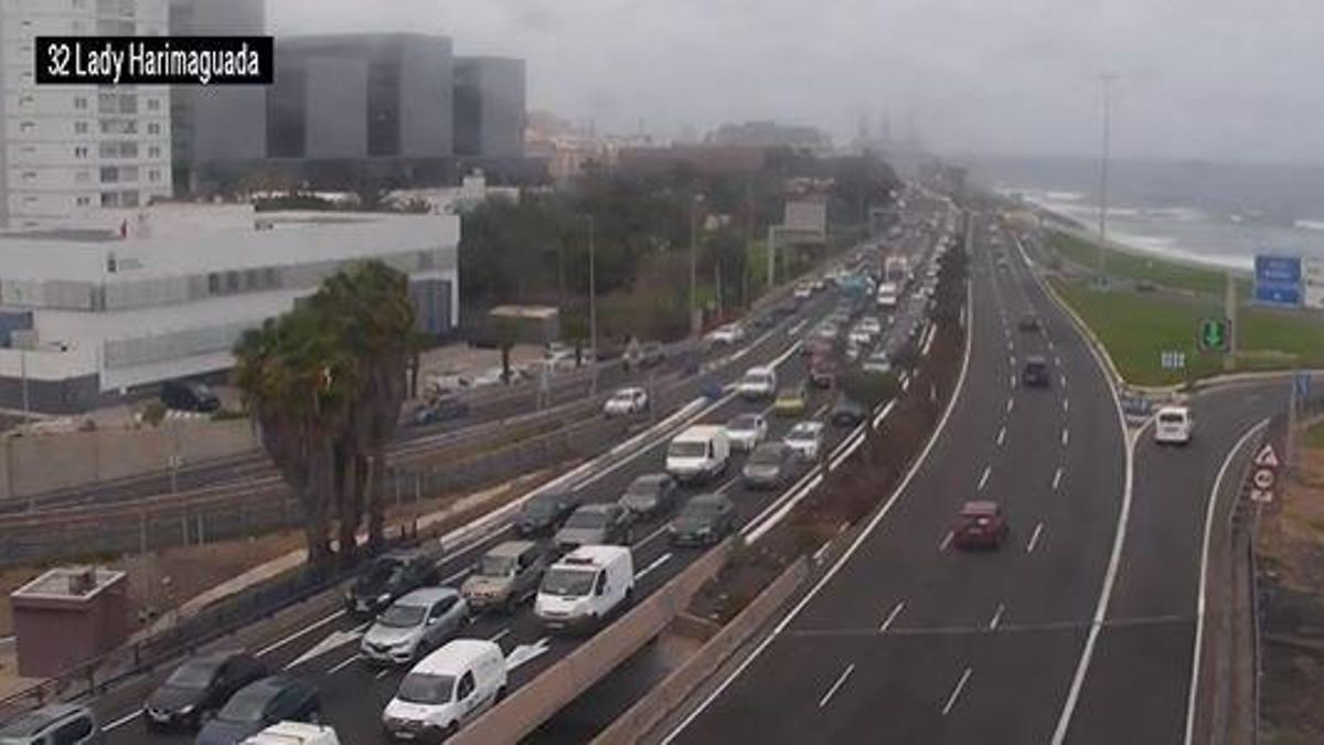 Un accidente en la GC-1 colapsa la salida de Las Palmas de Gran Canaria