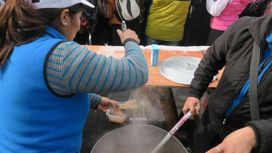 Instalan ollas populares en Argentina para denunciar el grave contexto económico y social
