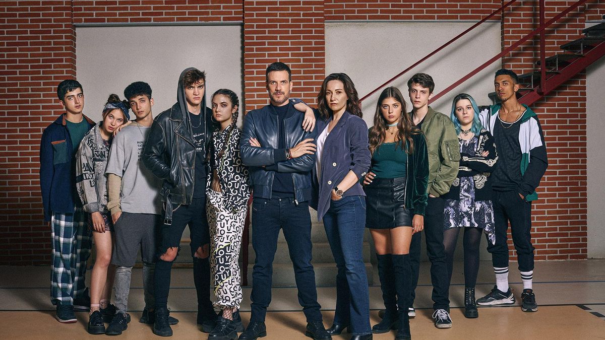 TVE muestra fotos de 'HIT' y sus alumnos, antes de presentarse en el Festival de Málaga