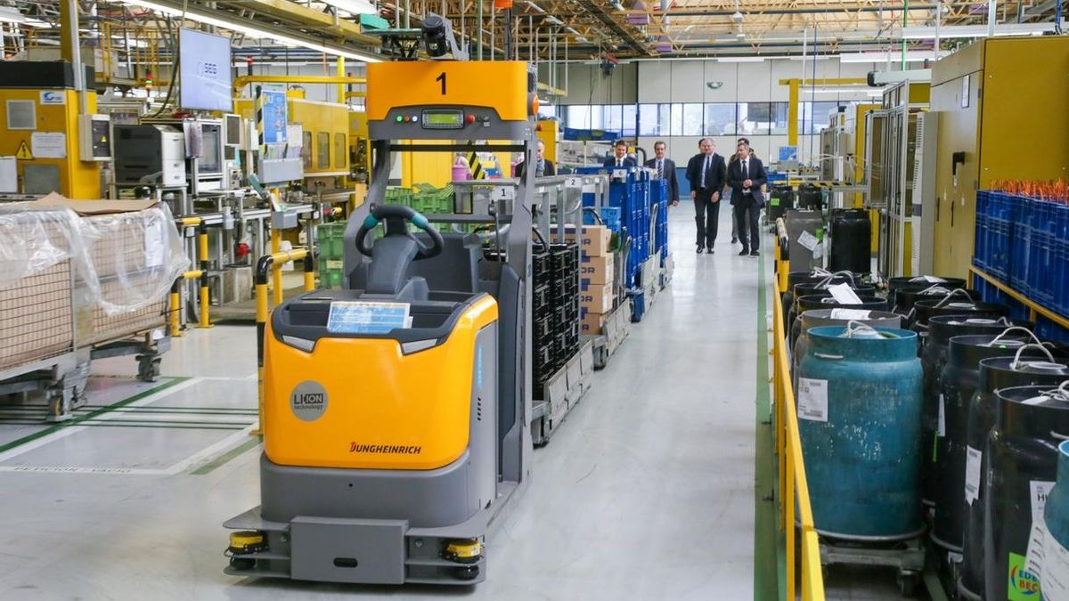 Las ventas de la industria caen un 2,1% en 2019 en Cantabria y un 4,1% sus pedidos