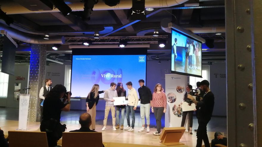 Seis jóvenes aragoneses trabajan en una aplicación para acabar con la despoblación mostrando los servicios de los pueblos