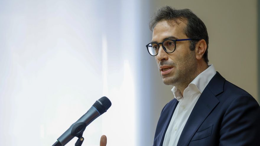 El ministro español de Economía, Comercio y Empresa, Carlos Cuerpo. EFE/Ana Escobar