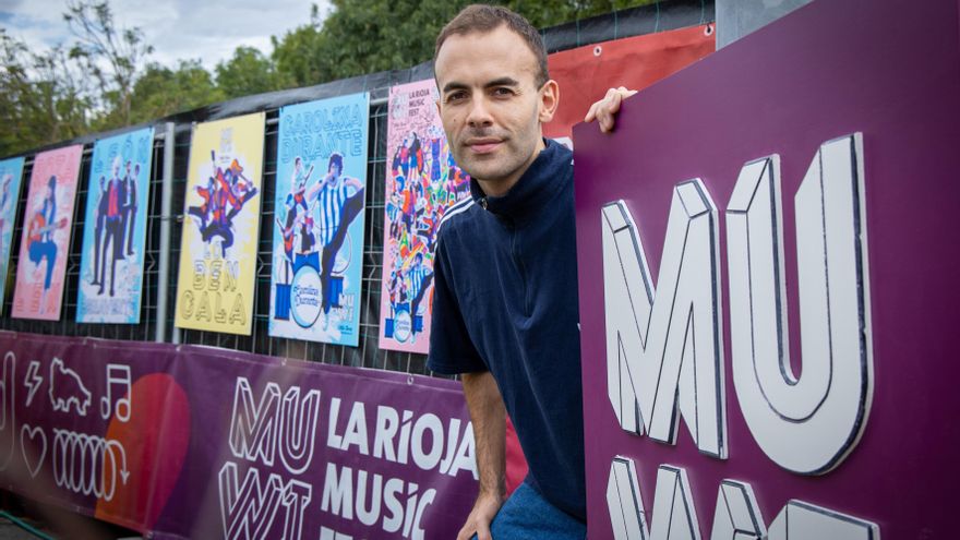 La música de Paipo invita al público a estar presente y escuchar las canciones en directo