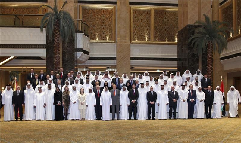 El Rey Juan Carlos ofrece las ventajas de España como socio que ha superado la recesión