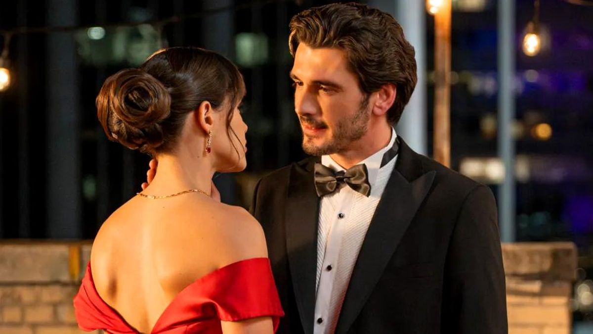 Atresmedia compra la versión americana de 'Velvet' con Yon González y Samantha Siqueiros, que llegará pronto a Nova