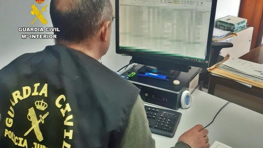 Investigados los encargados de un bar en La Coronada por estafar 40.000 euros a un cliente