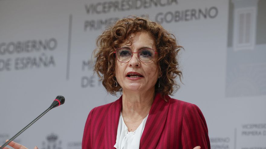 El Gobierno plantea aumentar la cesión del IRPF y el IVA a las comunidades: "Este modelo es más solidario que el actual"