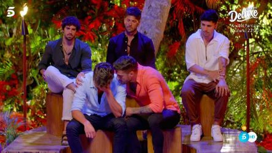 La hoguera de los chicos en 'La isla de las tentaciones 5'