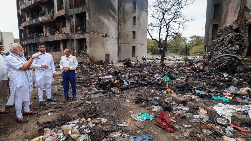 El accidente aéreo en la India dejó 268 muertos y un solo sobreviviente