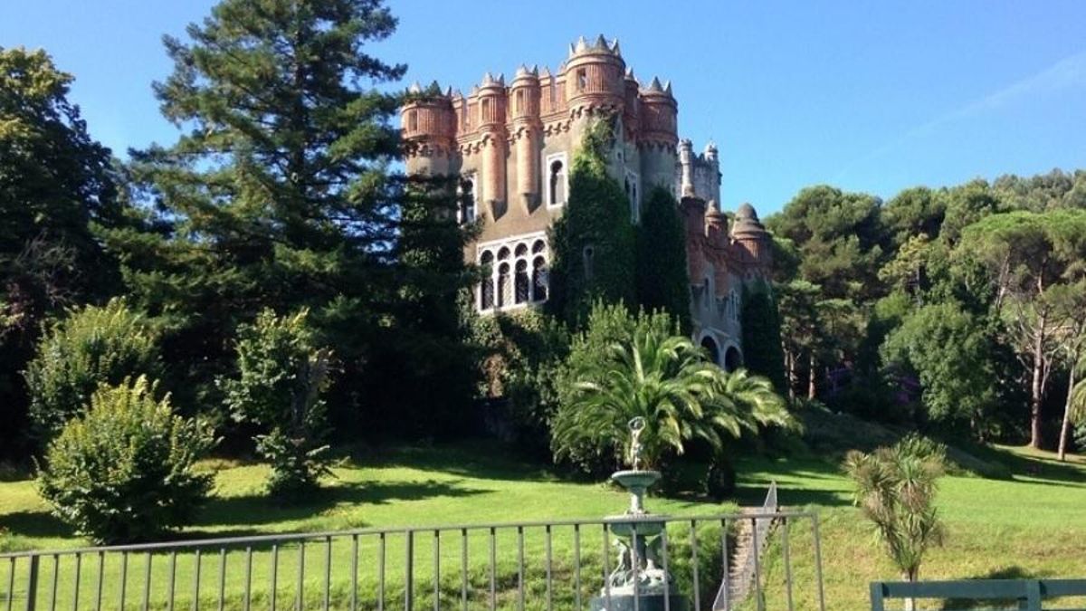 Castro Urdiales programa para septiembre visitas libres y concertadas a los Jardines del Castillo de Ocharán