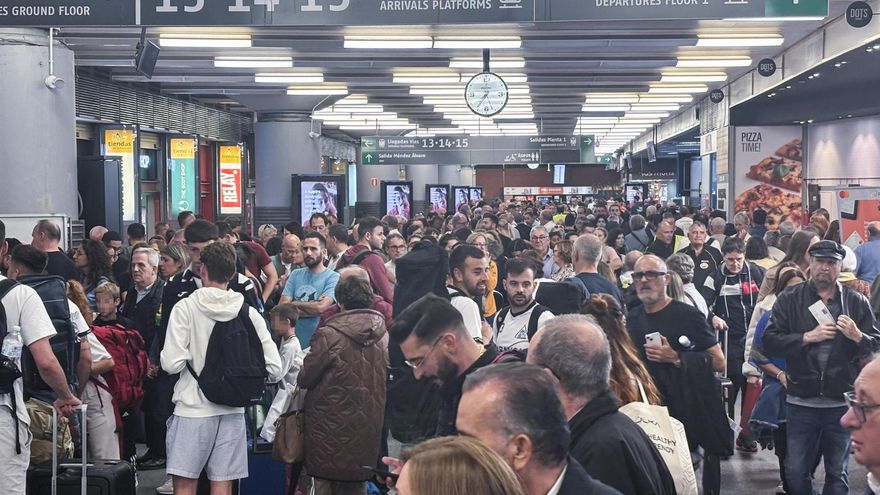 Restablecida la circulación en Atocha después de que una persona amenazara con lanzarse a las vías