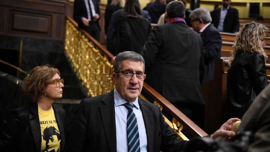 El portavoz del Grupo Parlamentario Socialista, Patxi López, durante una sesión plenaria en el Congreso de los Diputados, a 6 de febrero de 2024, en Madrid (España).