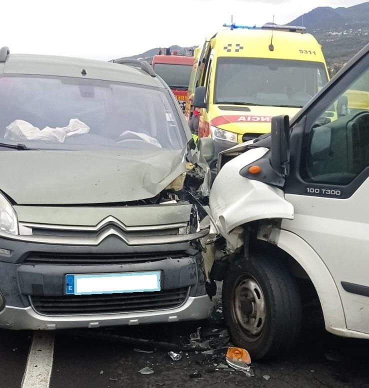 Estado de los vehículos tras el impacto.