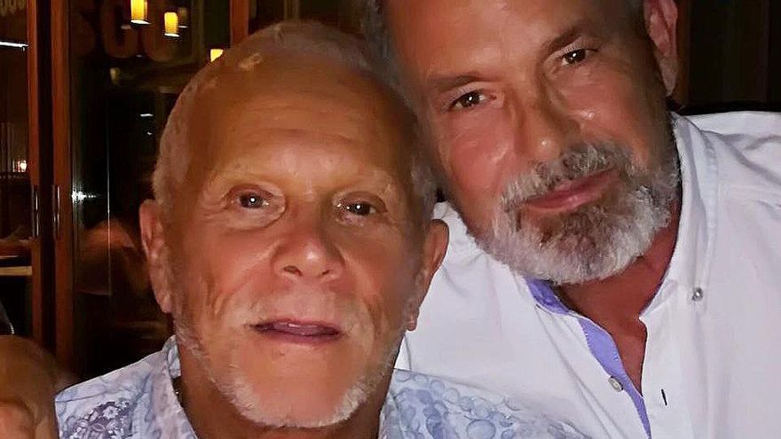Fallece Carlos Baturin, uno de los contrayentes de la primera boda gay en España