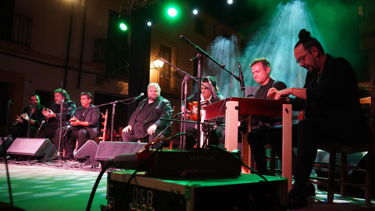 El concierto de Ezequiel Benítez en la Plaza del Potro en la Noche Blanca del Flamenco