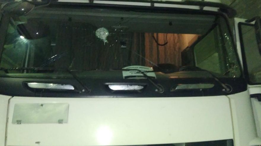 Un camión de medicamentos sufre daños en Mérida por un piquete del paro de transportistas