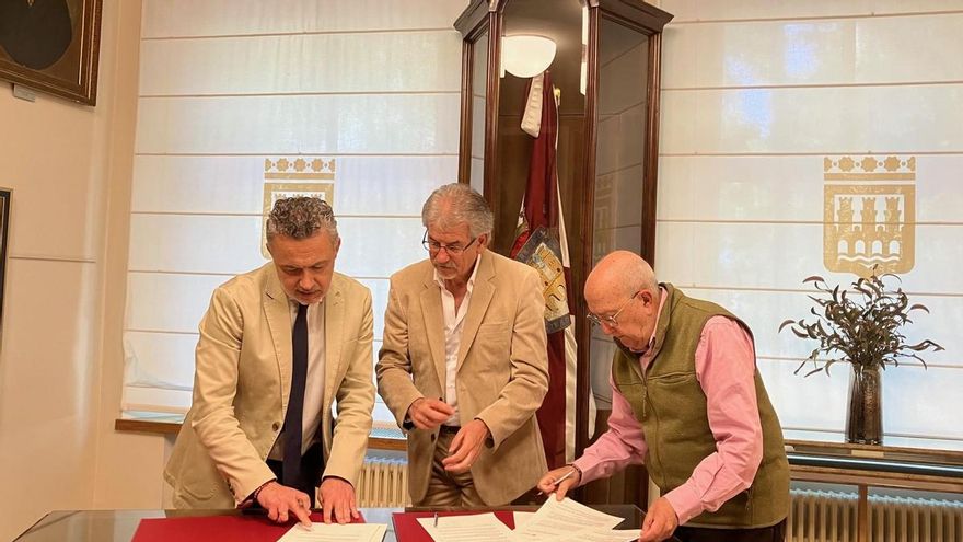 Angélica Sáenz, Rafael Ibarrula y José Manuel Calzada, insignias de San Bernabé 2024