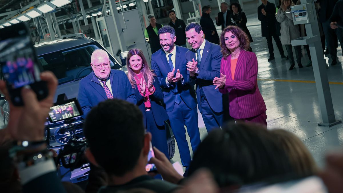 Parte de los mandatarios reunidos en el acto de inauguración.