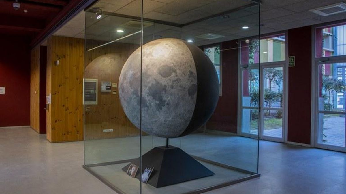 NASA's 1969 Moon Model on Display in Lleida