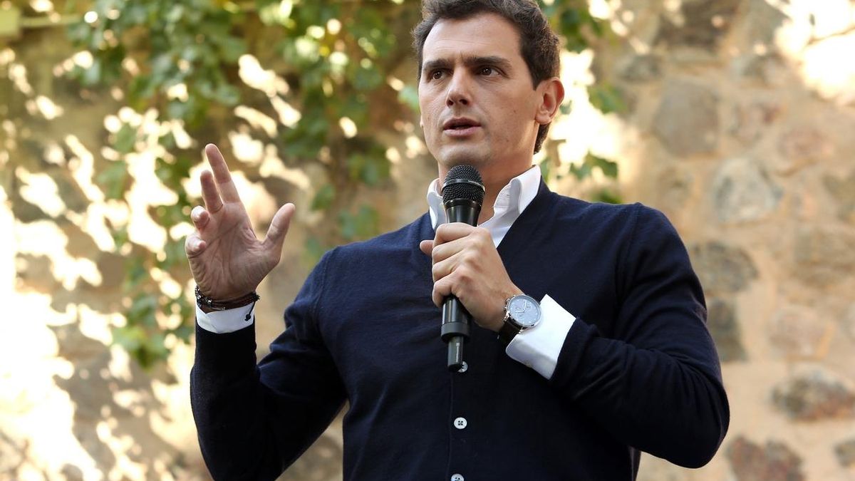 Rivera critica que Sánchez haya tardado ocho días en ir Cataluña y le insta a actuar si no quiere más heridos
