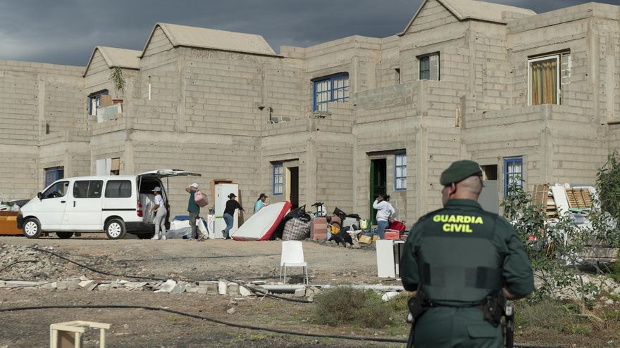 Habilitada el Aula de la Naturaleza de Máguez para acoger a siete menores y 15 adultos desalojados en Playa Blanca