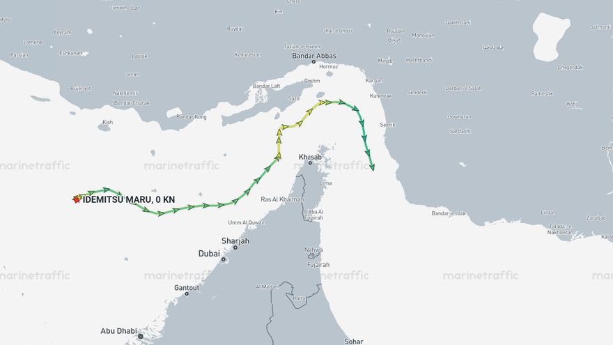 La ruta seguida por el petrolero Idemitsu Maru para cruzar el estrecho de Ormuz.