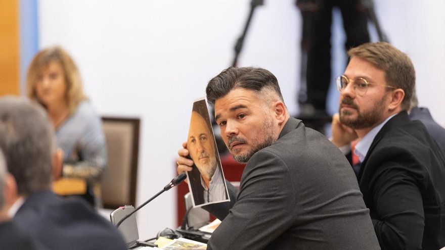El portavoz de ERC en el Congreso, Gabriel Rufián, durante la comisión de la dana, en el Congreso de los Diputados