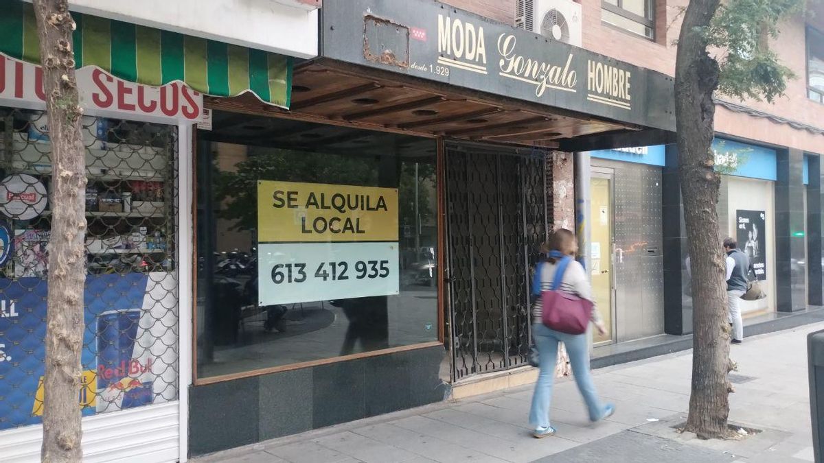 Moda Gonzalo, uno de los negocios más longevos de la calle, cerrado