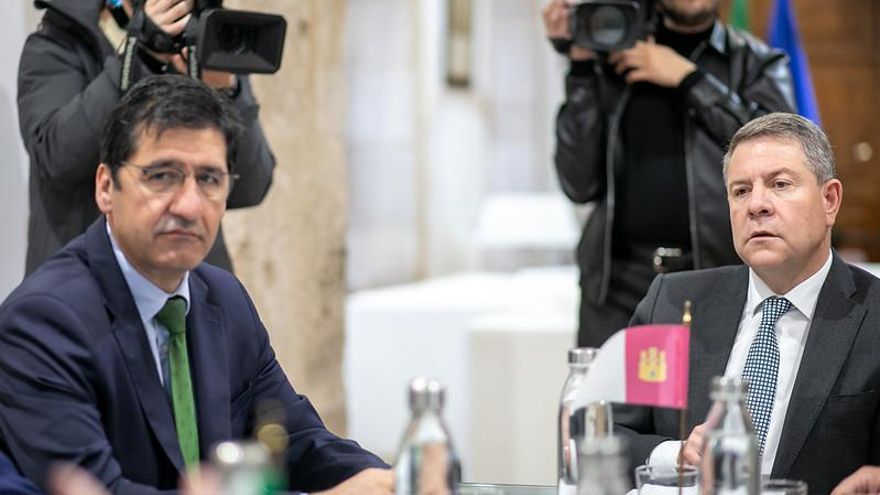 El Gobierno de Page estudia si el reparto del impuesto a la banca entre comunidades es inconstitucional