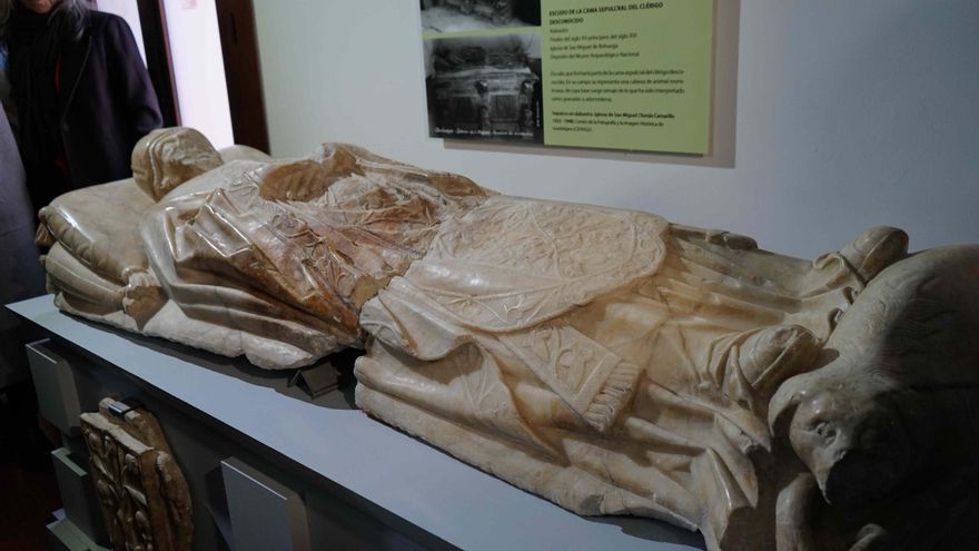 Tres grandes esculturas y piezas de sepulcros: Brihuega recupera bienes que Franco nunca restituyó