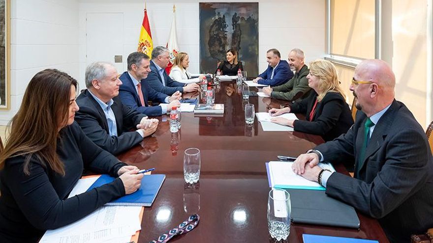 La privatización sanitaria del PP en Cantabria contempla derivar los cribados de cáncer de mama y colon al Hospital Santa Clotilde