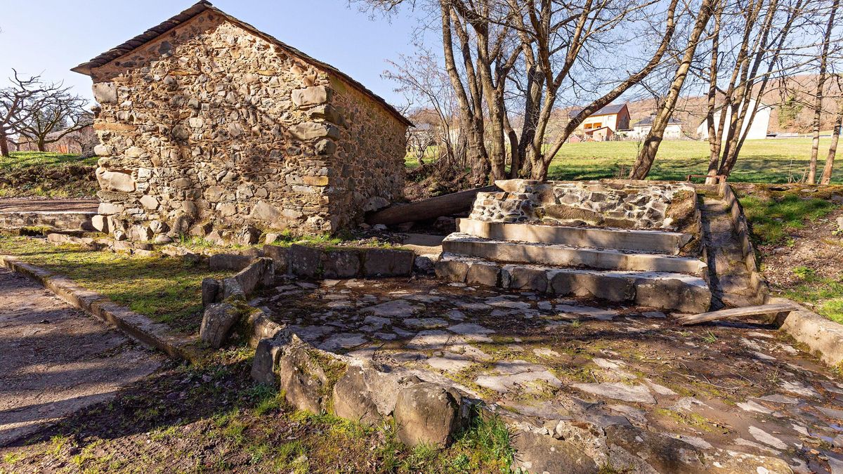 En este coqueto pueblo leonés puedes llegar a ver hasta siete molinos restaurados y destinados a diferentes tipos de grano