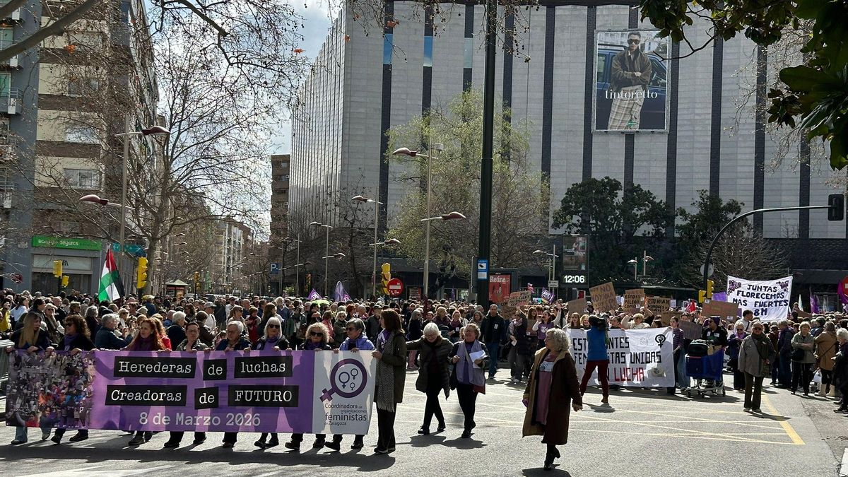 Manifestación del 8M por las calles de Zaragoza.