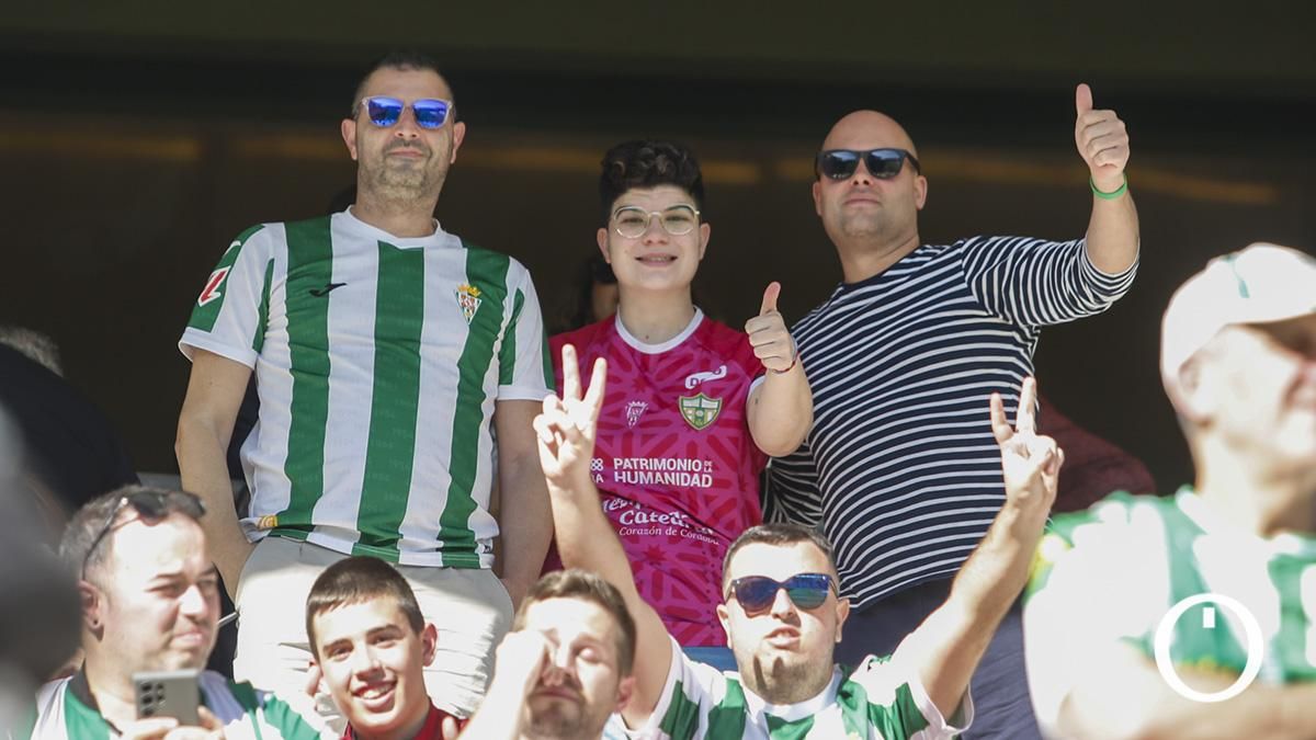 Grada Blanquiverde del Córdoba CF - SD Huesca