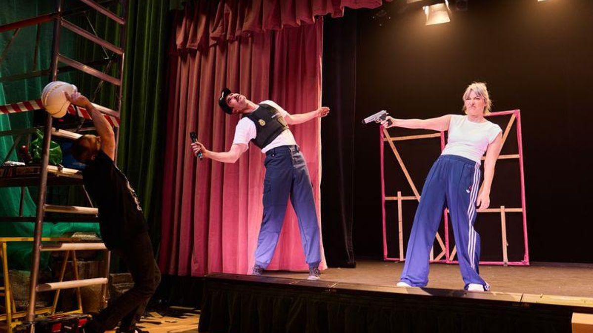 El teatro de serie B de Cris Blanco se enfrenta a la mentira contemporánea