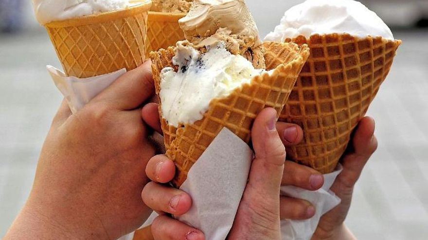 La parábola de la cola de la heladería en agosto