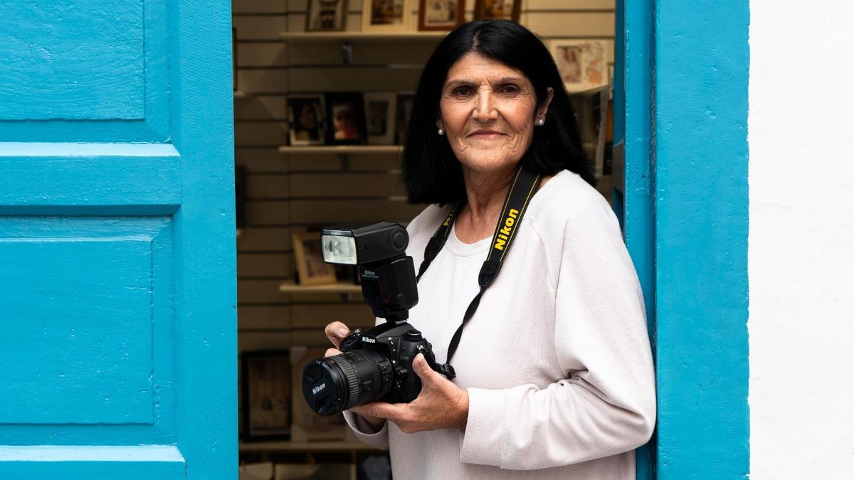 «Cada vez que me pongo un trabajo, hay que trabajar y hay que hacerlo»: Nieves Gloria Concepción González (Nieves Foto), Mujer Destacada del Municipio de Santa Cruz de La Palma 2026