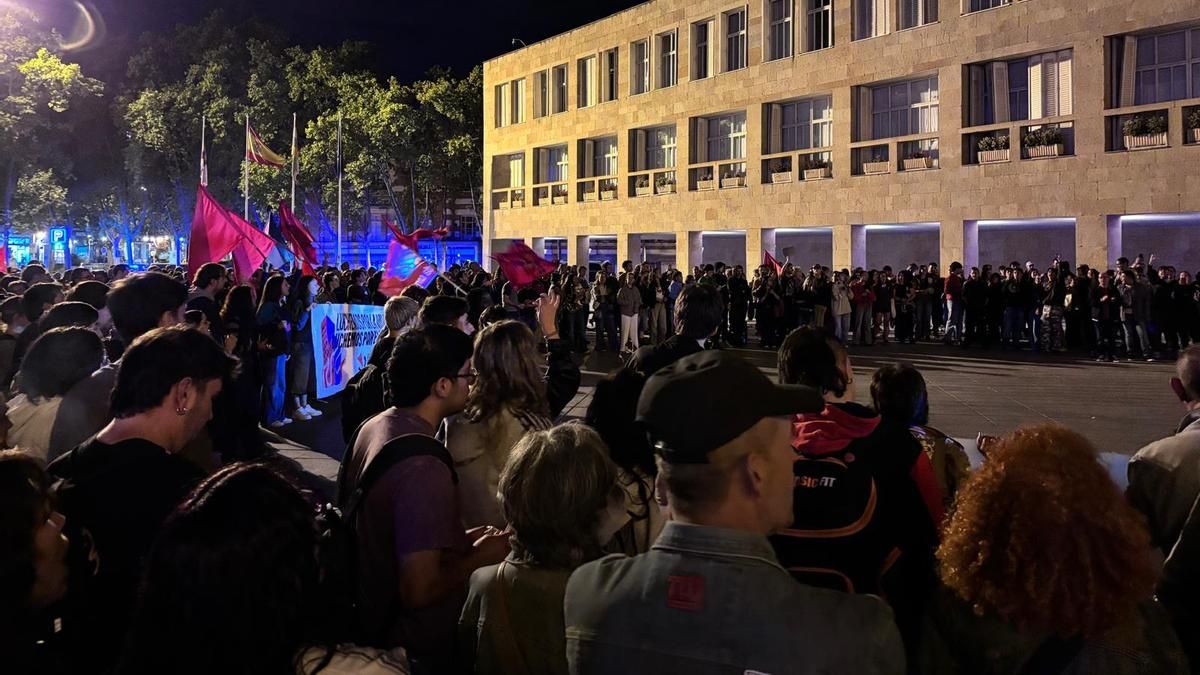 La juventud logroñesa toma las calles en una multitudinaria manifestación por la vivienda