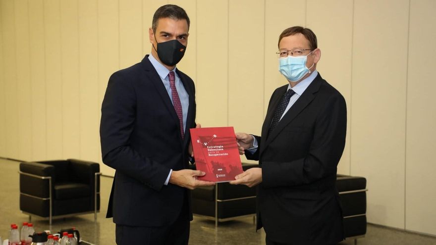 El presidente del Gobierno, Pedro Sánchez, junto al president de la Generalitat, Ximo Puig, en València.