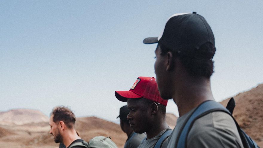 'Contramapas', un viaje por las ocho islas para llegar a sus raíces