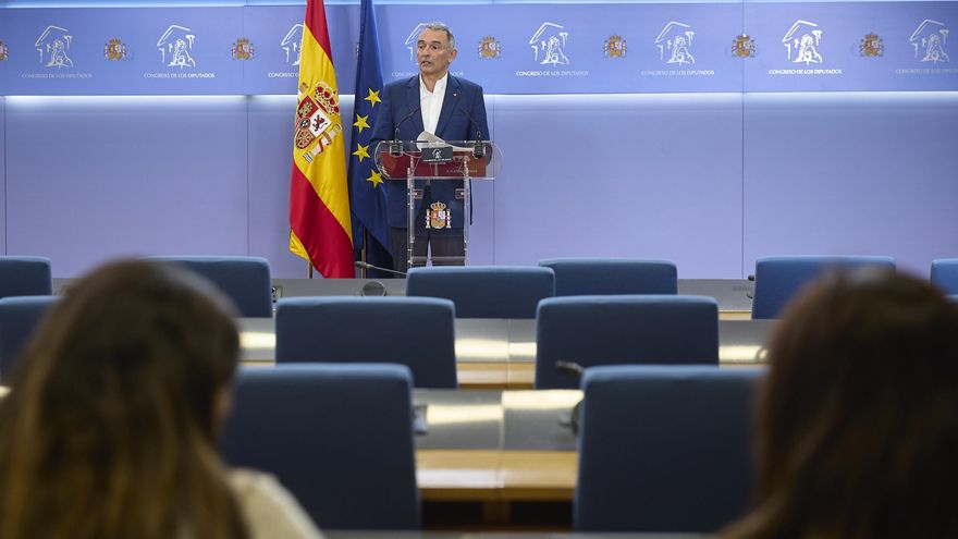 Archivo - El portavoz adjunto y diputado de Sumar en el Congreso, Enrique Santiago.