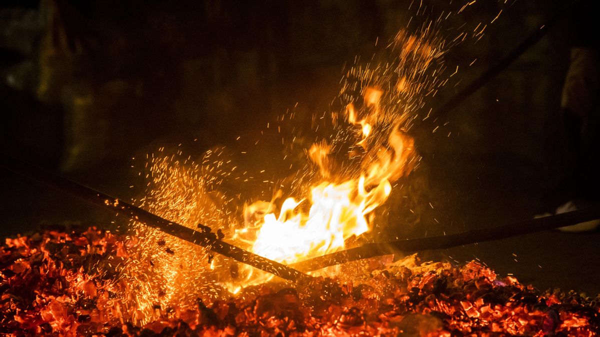 Denuncian una agresión homófoba a dos jóvenes en la hoguera de San Juan de Burgos