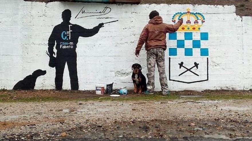 Mural de Manuel Díaz Meré en el estadio de fútbol de Fabero. Foto: Facebook del pintor.