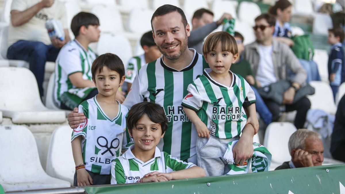 Grada Blanquiverde del Córdoba CF - CD Mirandés