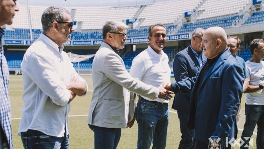 El CD Tenerife distingue a los artífices del ascenso a Segunda en 1987
