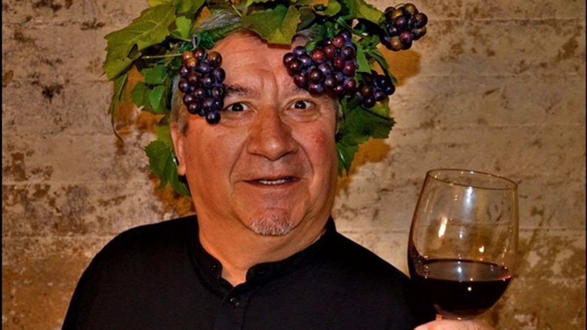 El actor conquense Domingo Alfaro en una imagen promocional de su última obra 'Ayyyy, vino divino!'