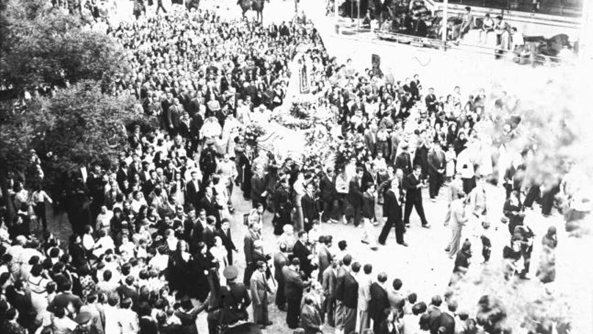 Procesión de la virgen del Carmen 1935 - Santos Yubero - Vista general